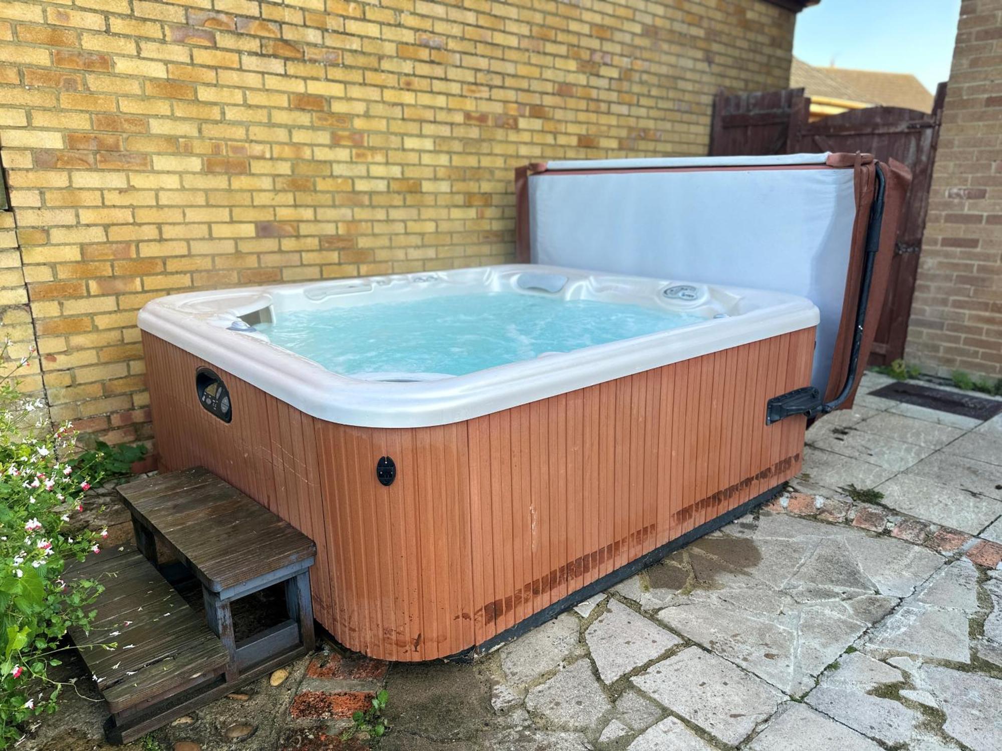 Kennedy Villa - 5 Bedroom House With Hot Tub, Wifi, Free Parkings, Close To Bicester Village エクステリア 写真