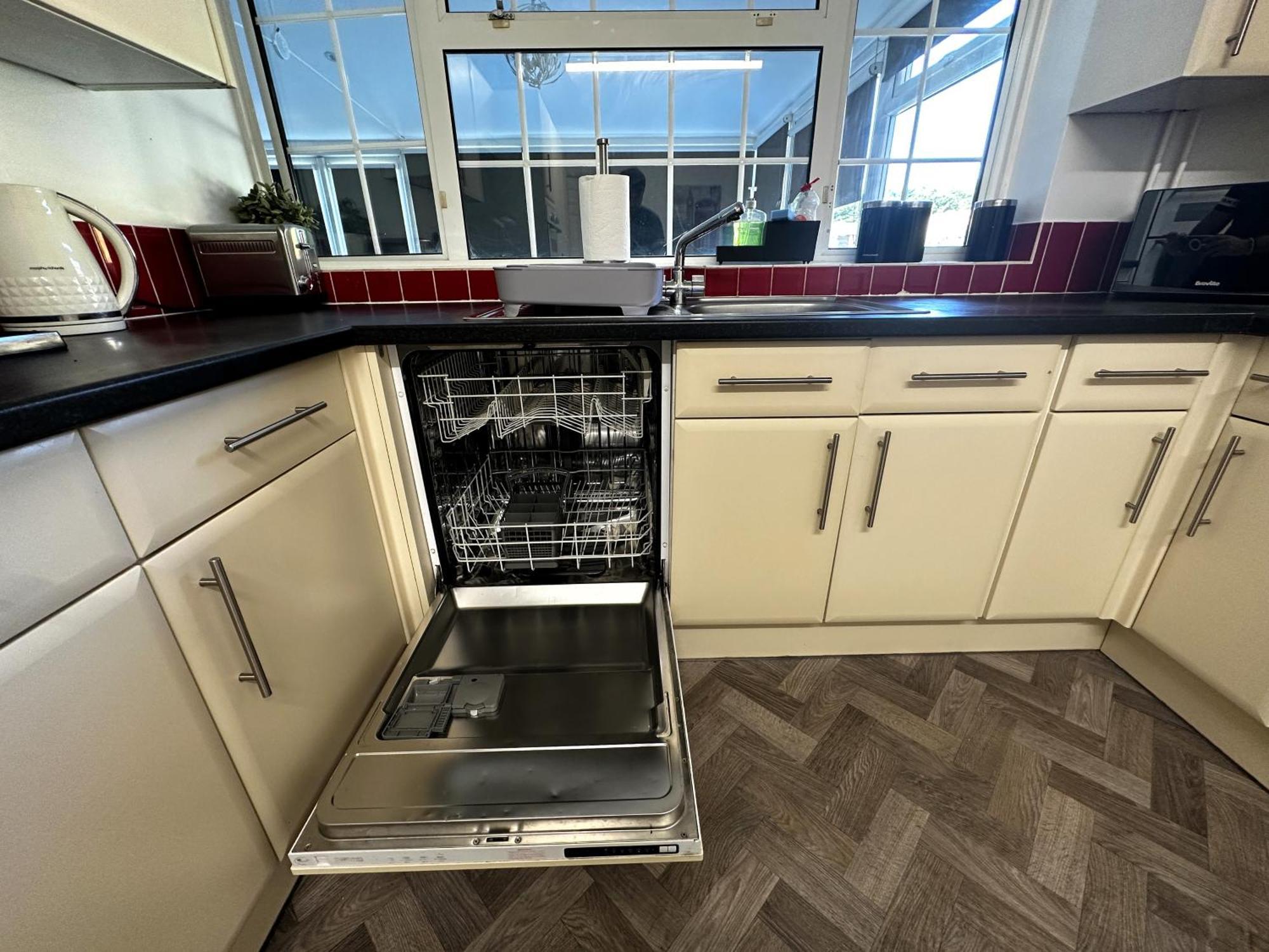 Kennedy Villa - 5 Bedroom House With Hot Tub, Wifi, Free Parkings, Close To Bicester Village エクステリア 写真