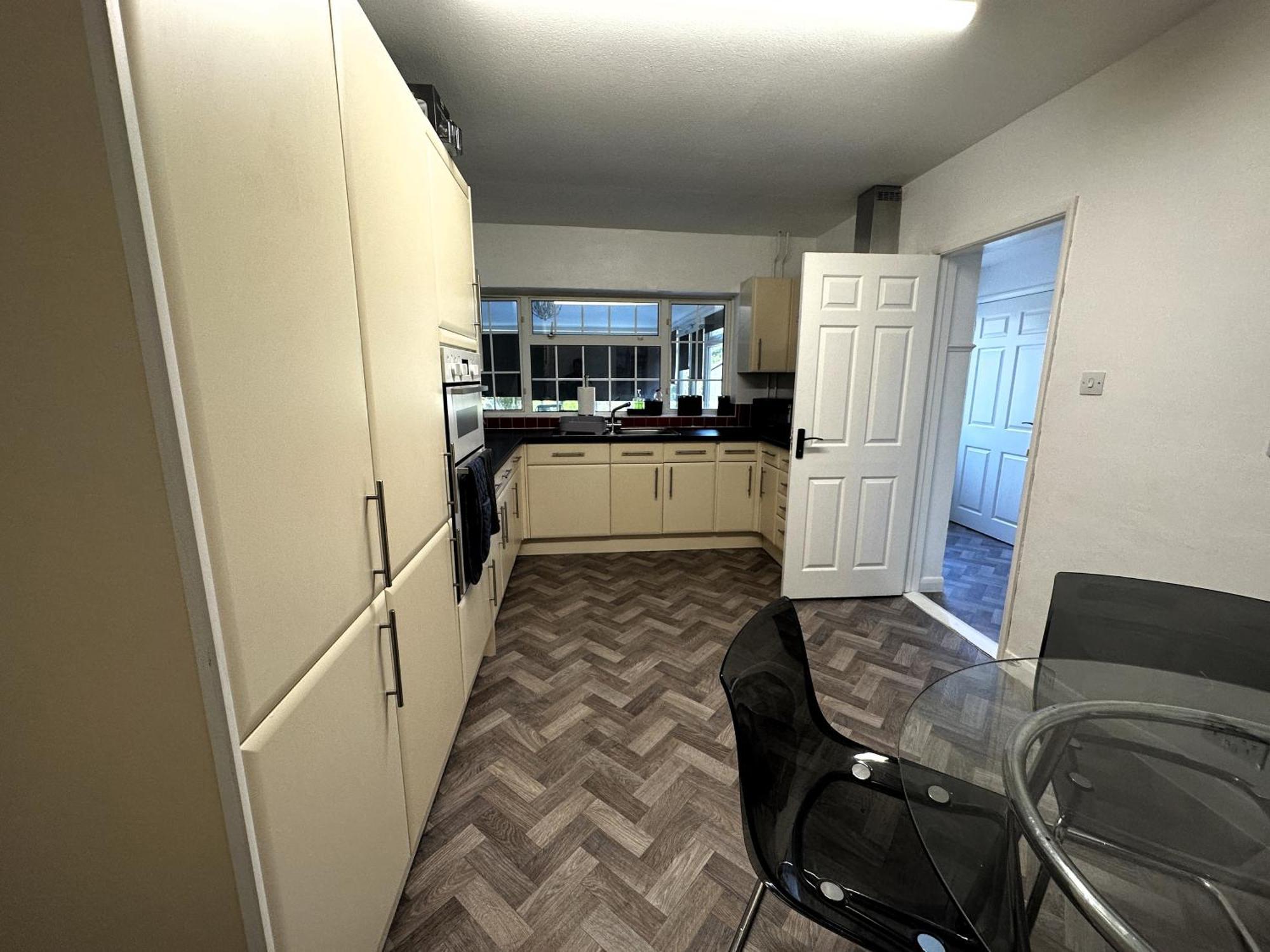 Kennedy Villa - 5 Bedroom House With Hot Tub, Wifi, Free Parkings, Close To Bicester Village エクステリア 写真