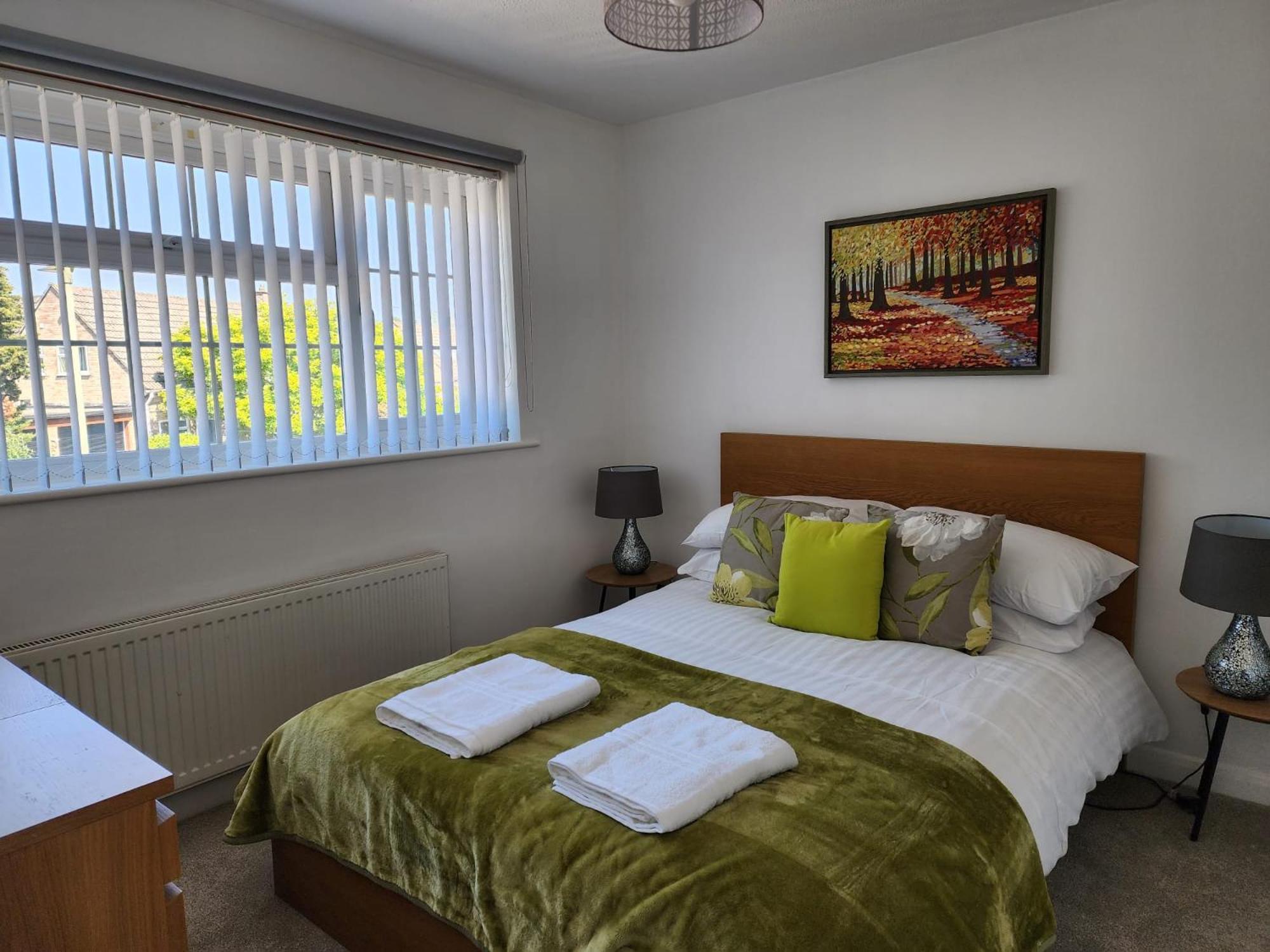 Kennedy Villa - 5 Bedroom House With Hot Tub, Wifi, Free Parkings, Close To Bicester Village エクステリア 写真