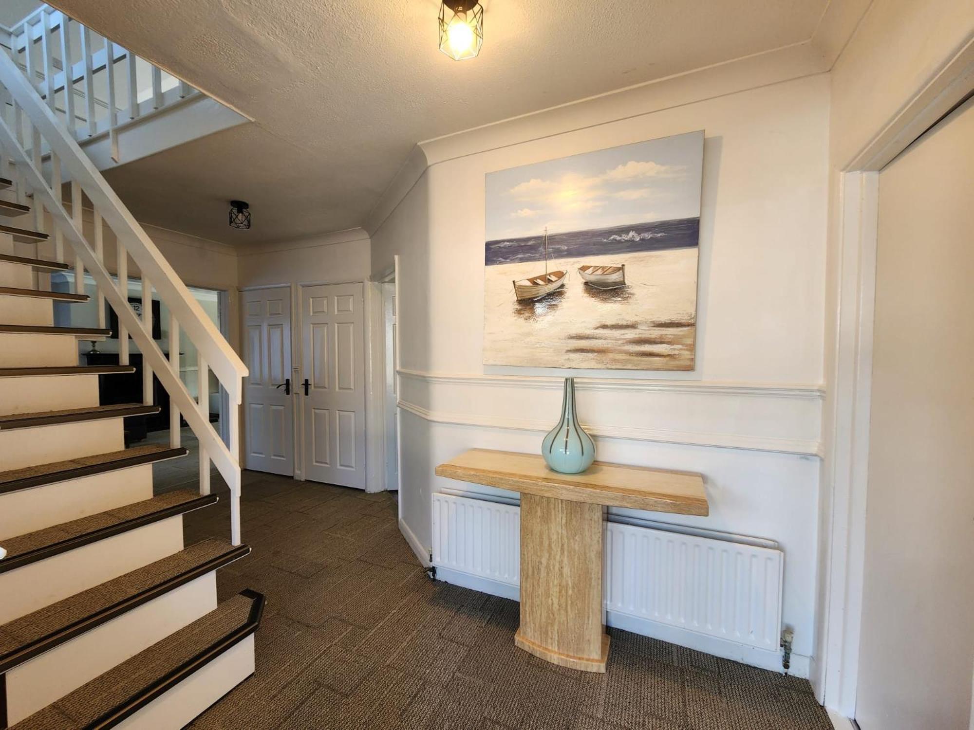 Kennedy Villa - 5 Bedroom House With Hot Tub, Wifi, Free Parkings, Close To Bicester Village エクステリア 写真