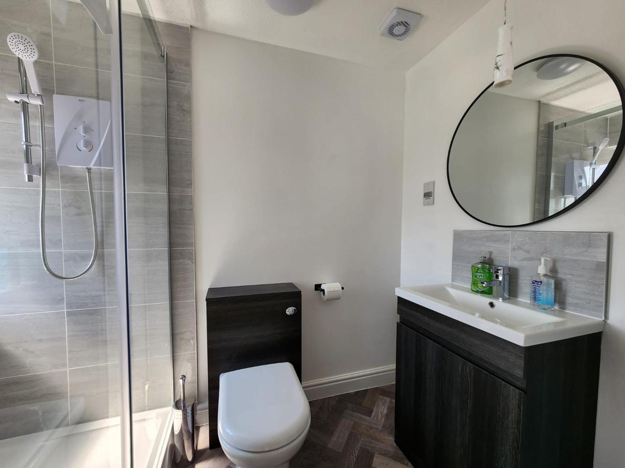Kennedy Villa - 5 Bedroom House With Hot Tub, Wifi, Free Parkings, Close To Bicester Village エクステリア 写真