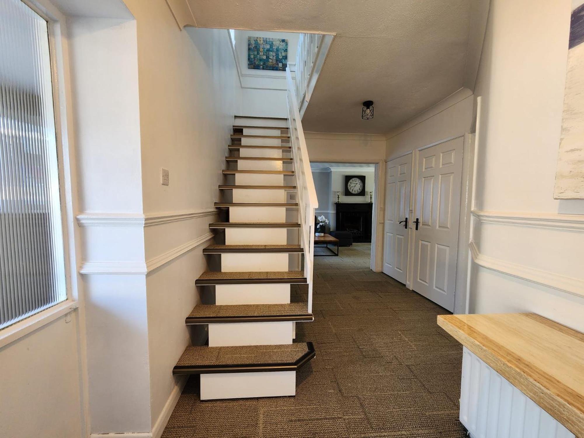 Kennedy Villa - 5 Bedroom House With Hot Tub, Wifi, Free Parkings, Close To Bicester Village エクステリア 写真
