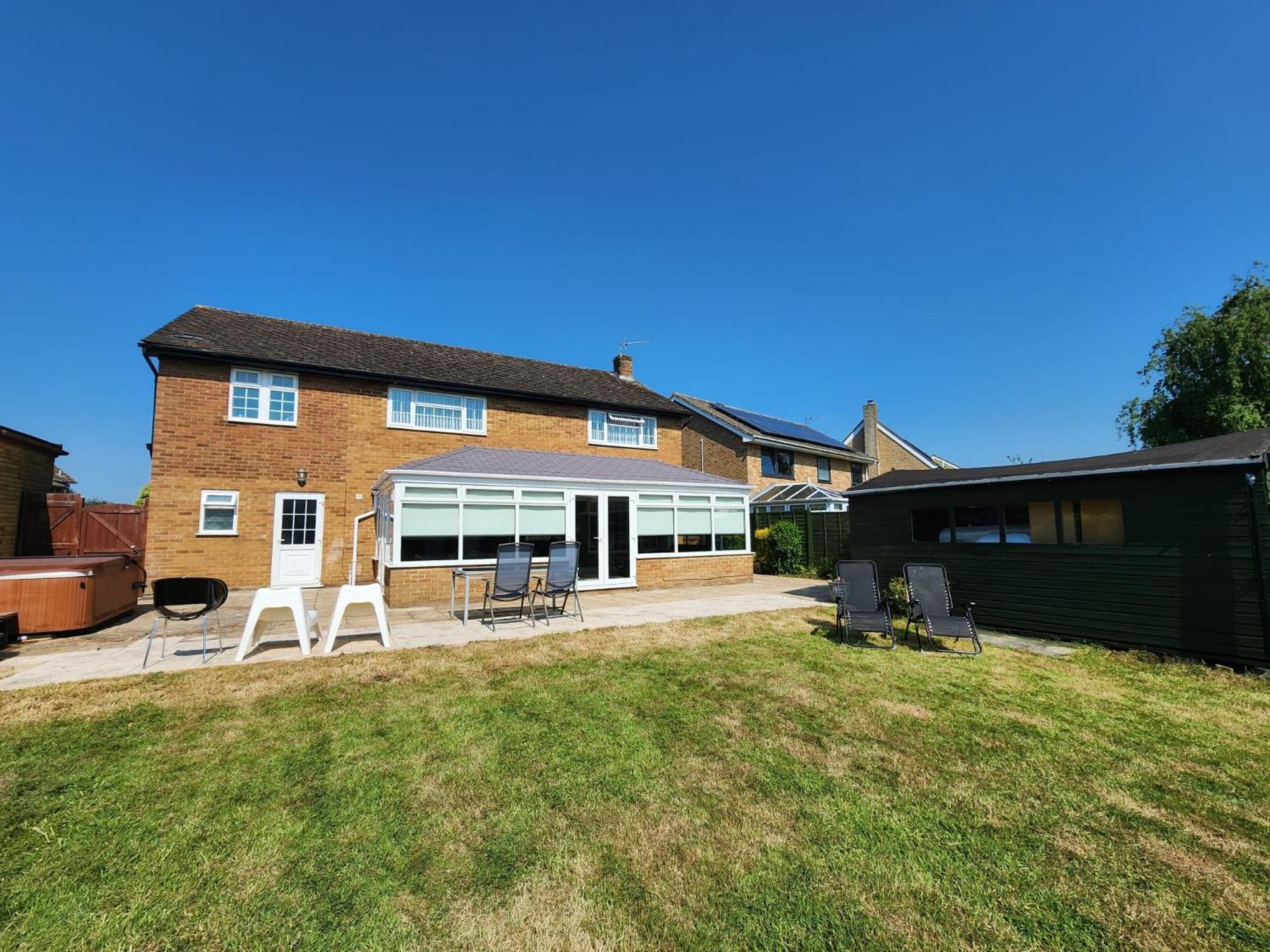 Kennedy Villa - 5 Bedroom House With Hot Tub, Wifi, Free Parkings, Close To Bicester Village エクステリア 写真